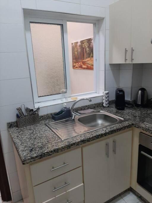 Ground Floor 2 Bedroom Apartment - City Centre Location - Optic Fibre Wifi Tangier Bagian luar foto